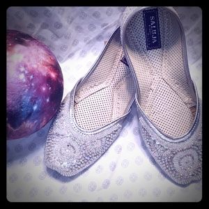 Beautiful gem embroidered flats